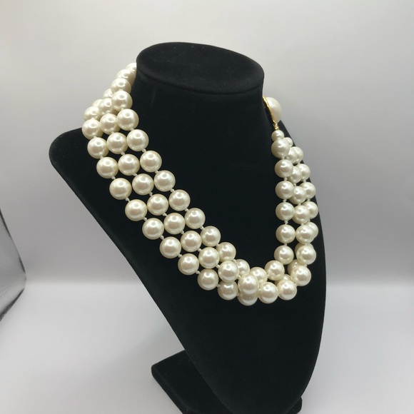 Elegant Triple strand Faux Pearl Necklace with Gold-tone Accents closure - Picture 2 of 8